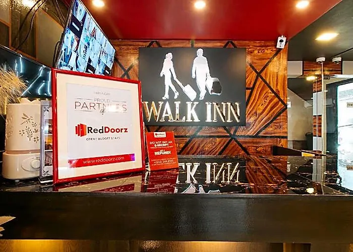 Reddoorz @ Walk Hotel