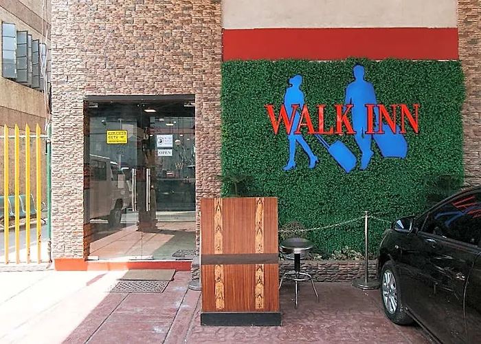 Reddoorz @ Walk