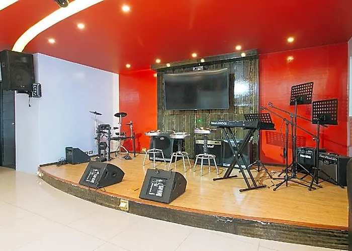 Reddoorz @ Walk 2* Manila