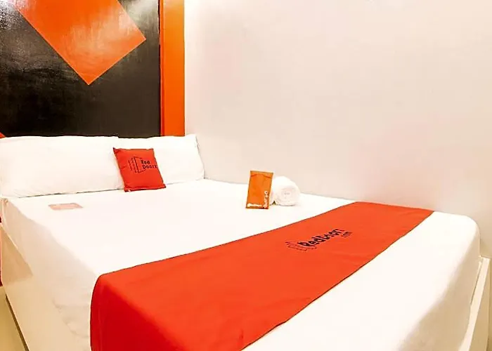 Reddoorz @ Walk Hotel 2*